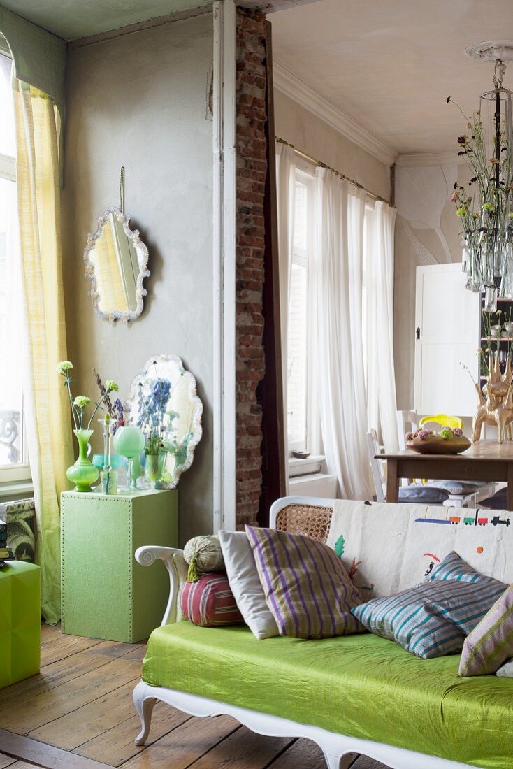 Vases in living area with antique, vintage-style ambiane