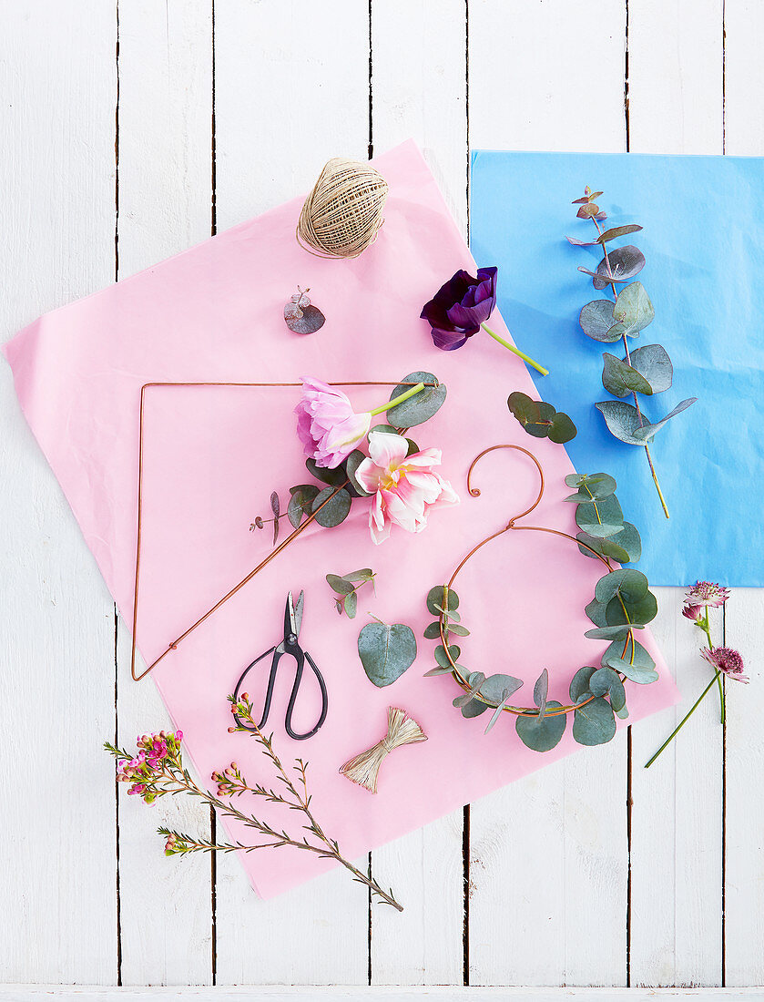 Materials for making minimalist floral wreaths on copper wire frames