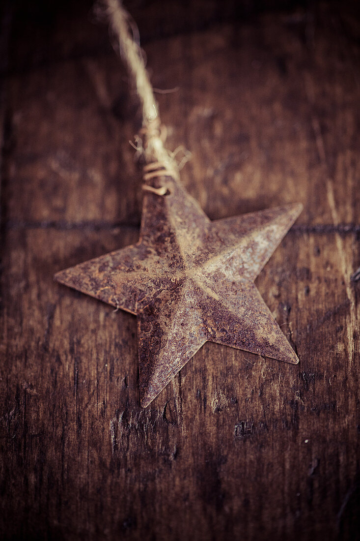 Vintage Stern auf Holzuntergrund