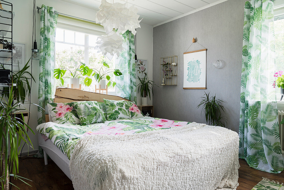 Jungle-style bedroom