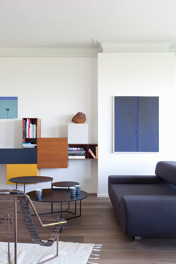 Designermöbel im Wohnzimmer mit weißer … – Bild kaufen – 20 ...