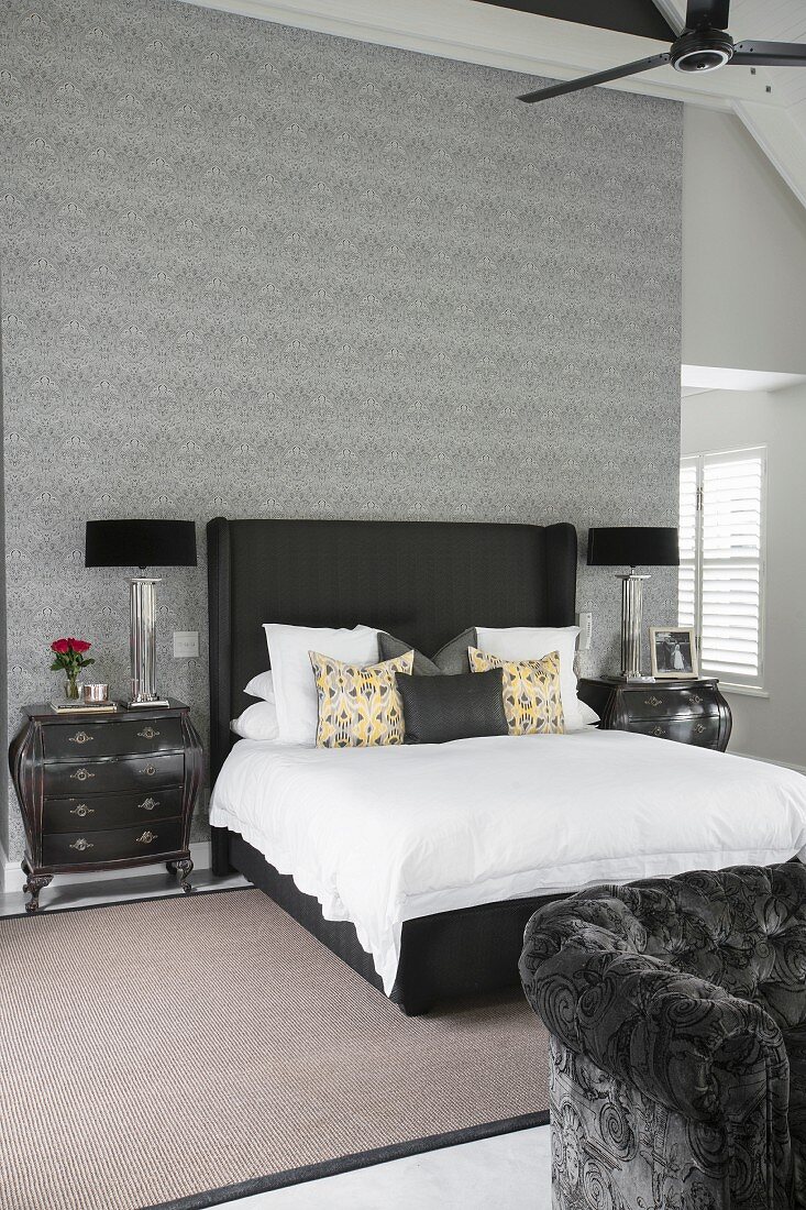 Glamorous bedroom in grey, black and white