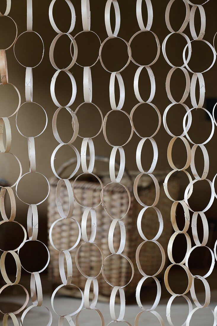 Curtain made from rings of wood veneer