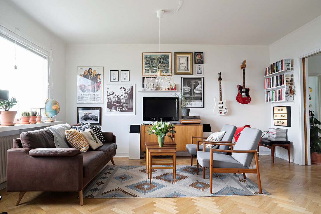 Wohnzimmer im skandinavischen Vintage-Stil