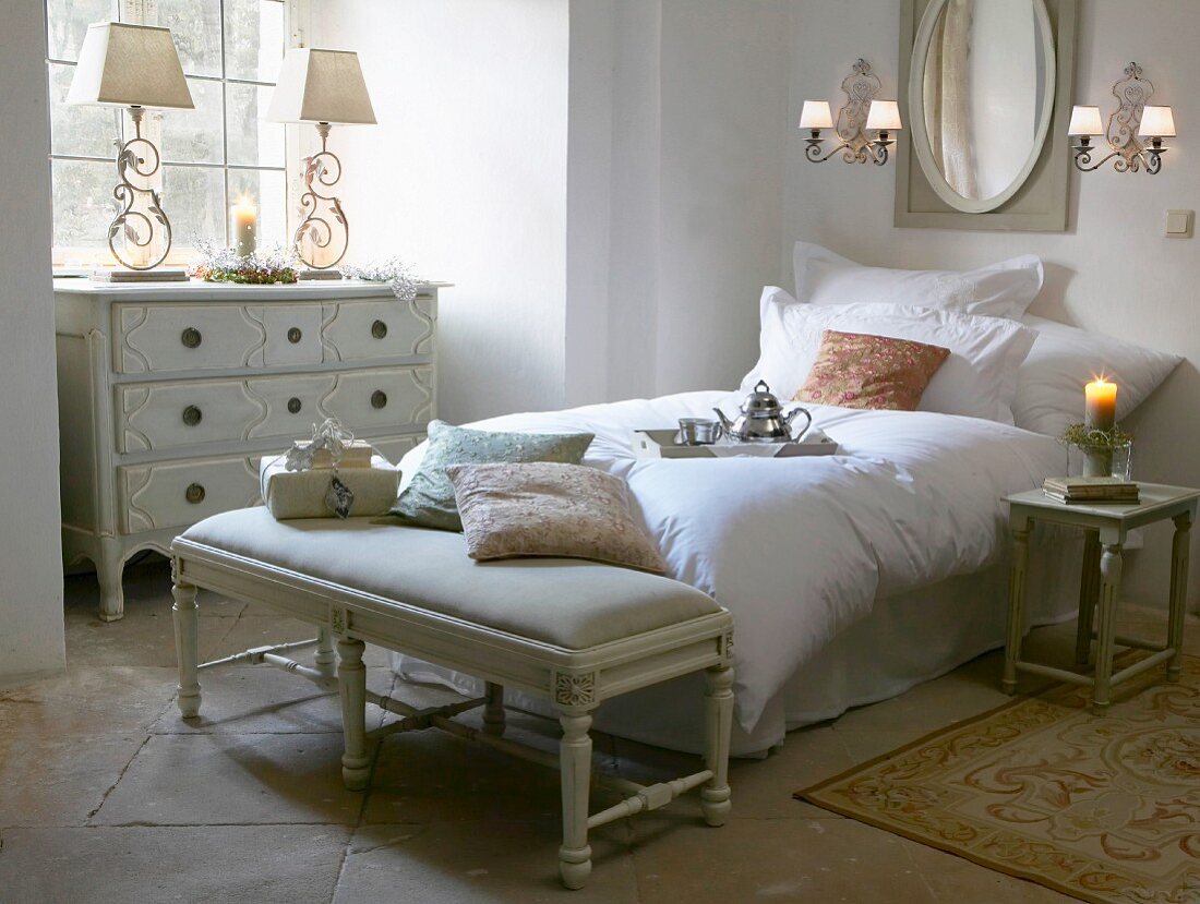 Romantisches Schlafzimmer im französischen Stil