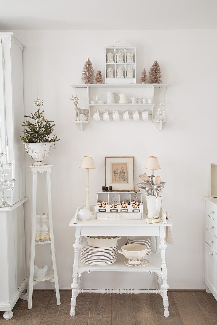 Vintage-style furniture in shabby-chic kitchen