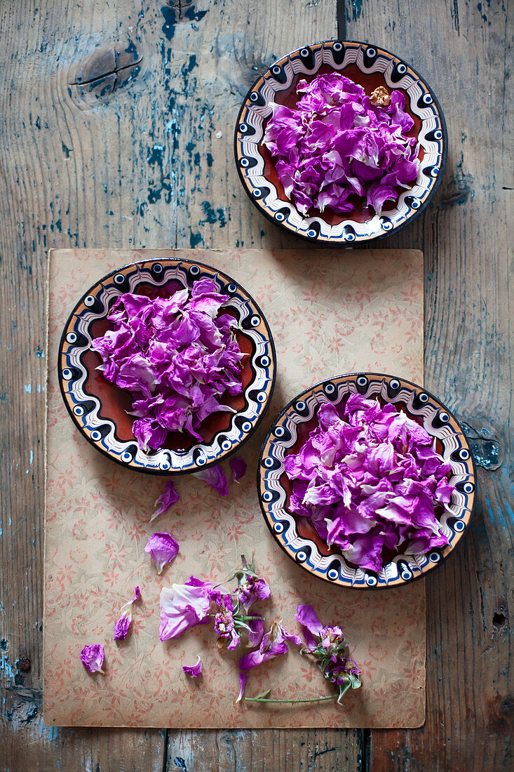 Roses in three bowls
