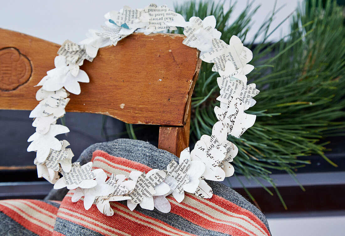 DIY wreath made of newspaper