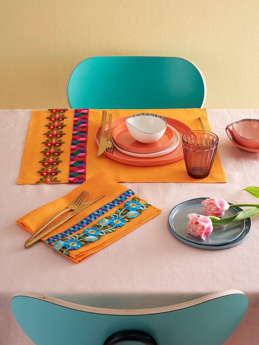 Orange placemats with trims