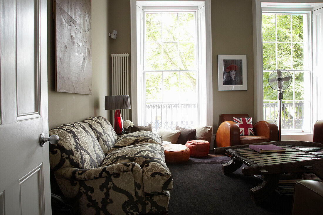 Wohnzimmer in der Wohnung einer Londoner Modedesignerin