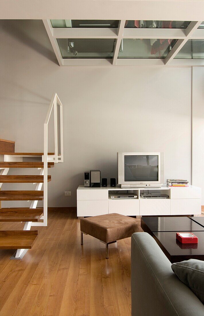 Modernes Wohnzimmer und Treppenhaus, Palermo, Buenos Aires, Argentinien