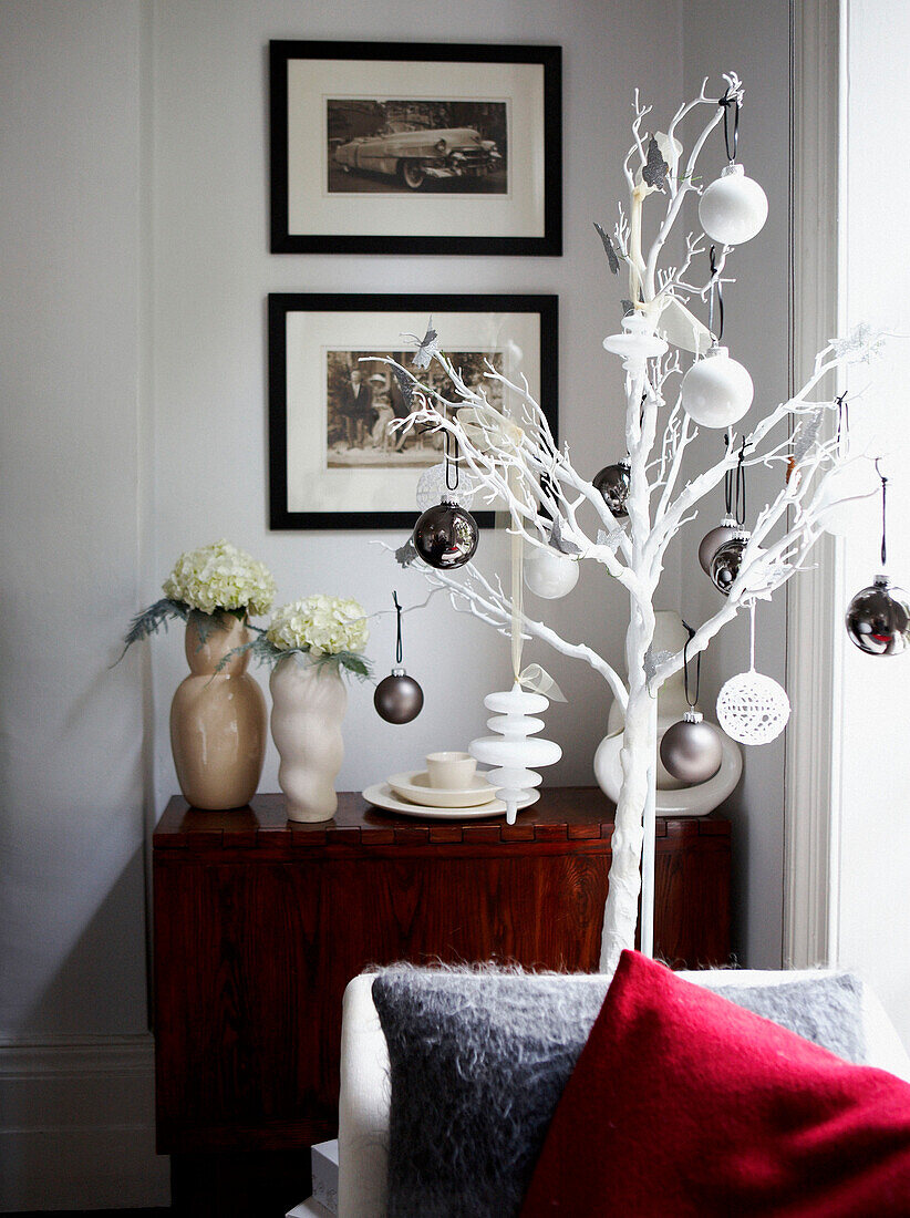 Contemporary Christmas tree in Grade II listed Georgian townhouse in London