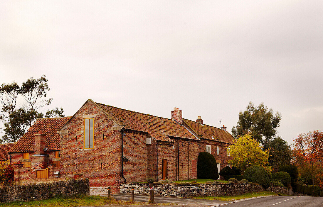 Backsteinfassade eines Landhauses