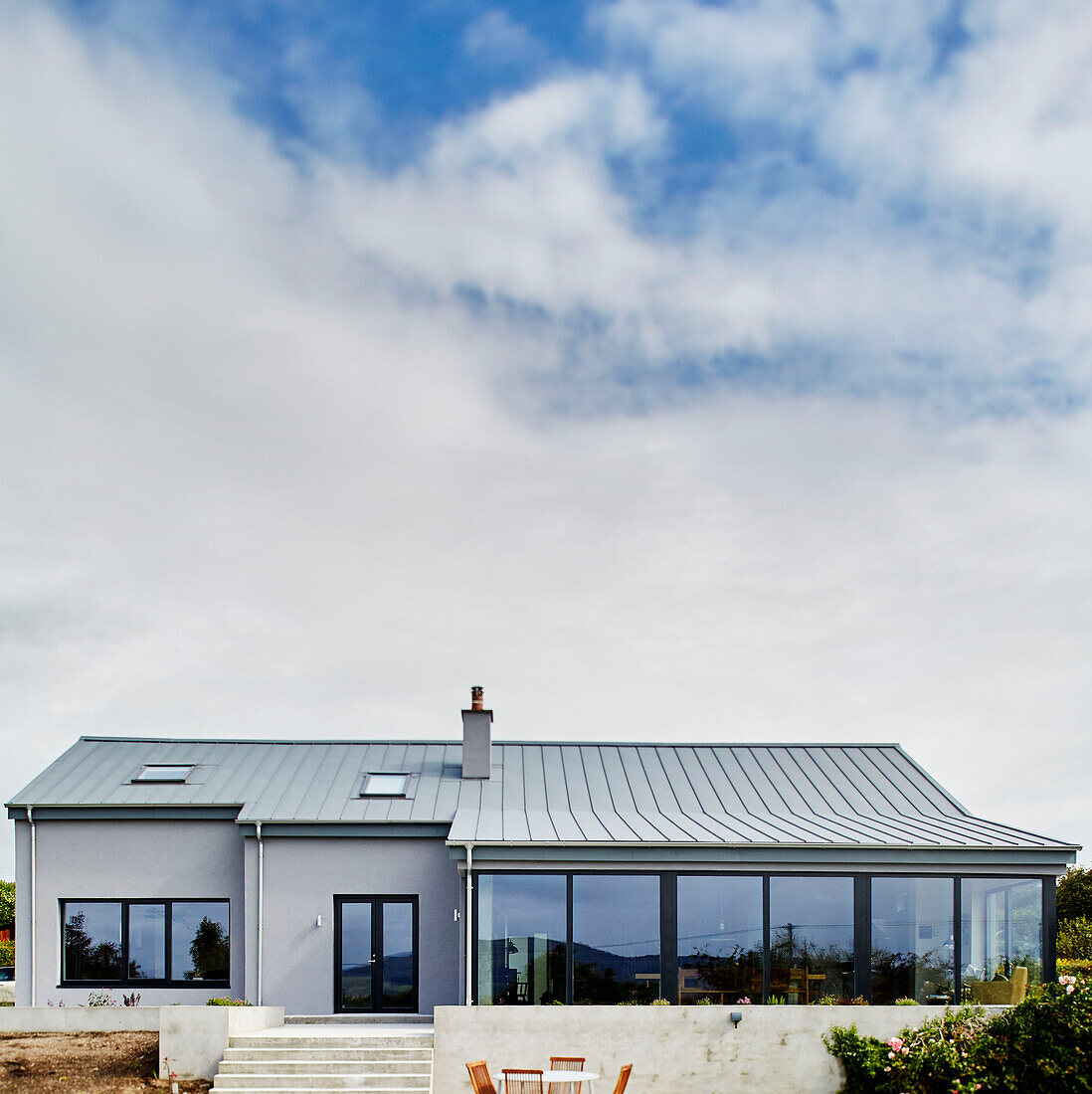 Modernes Äußeres eines Hauses in Sligo, Irland