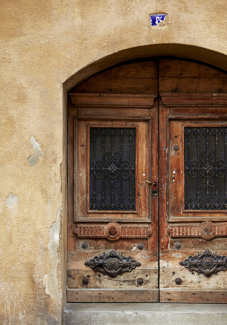 Traditionelle Fensterläden in Foix, Ariege, Frankreich