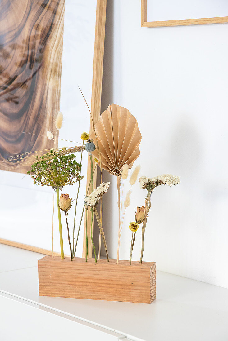 Handmade stand for dried flowers