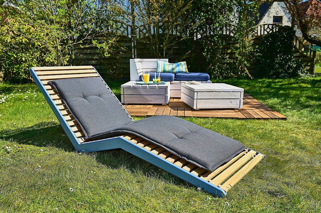 DIY-Relaxliege im Garten