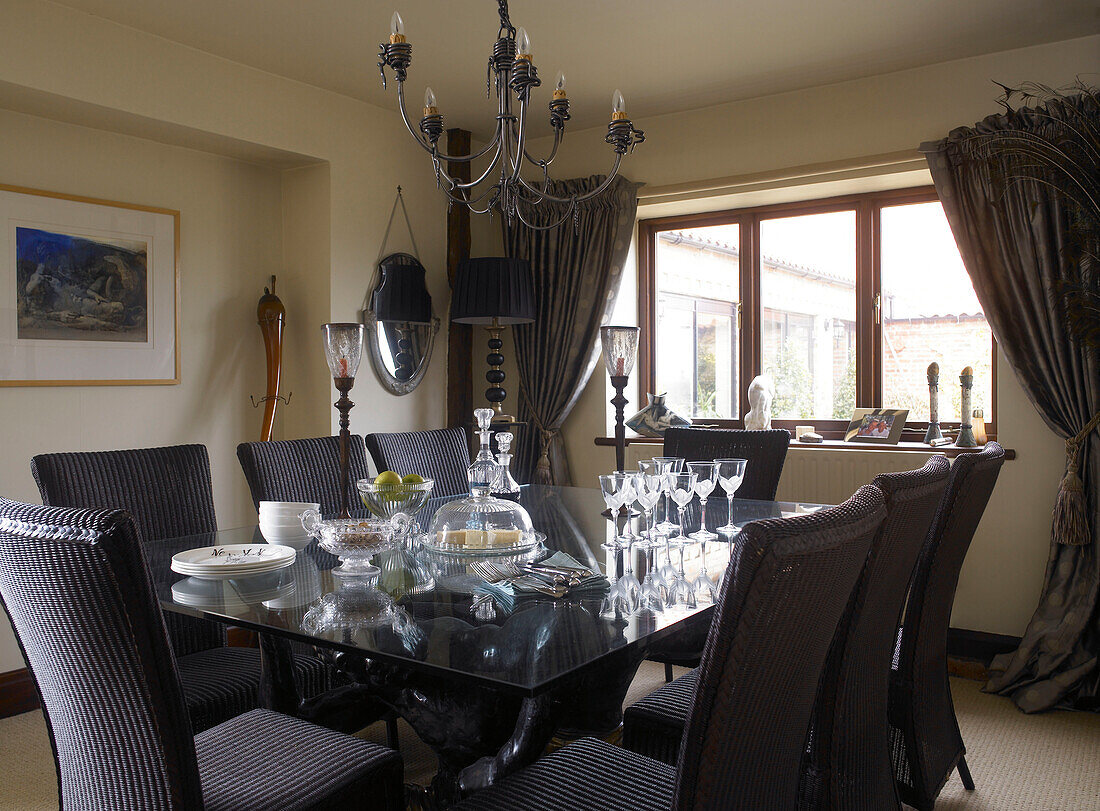 Modern elegant dining room