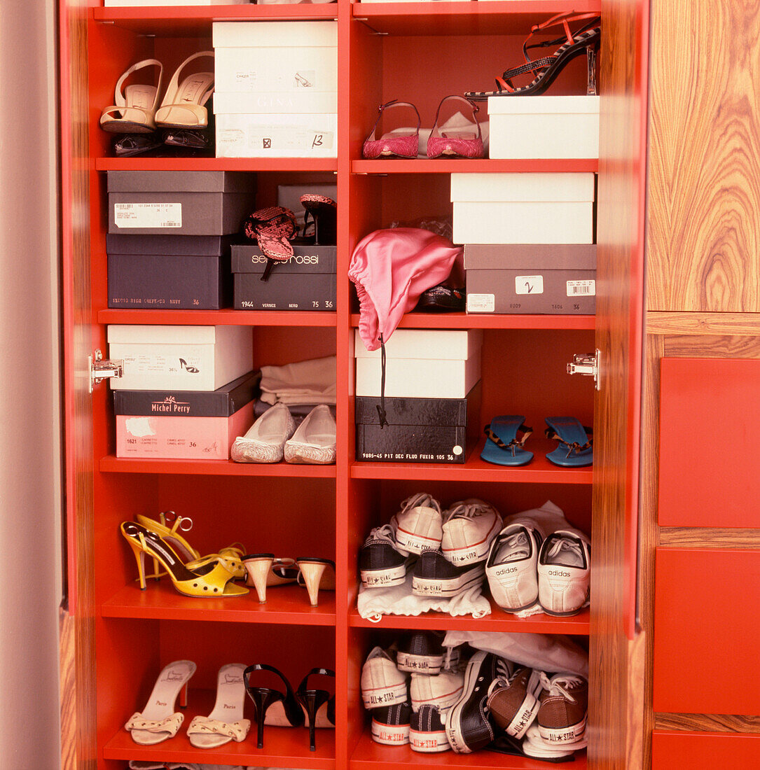Shoe cupboard with shoes