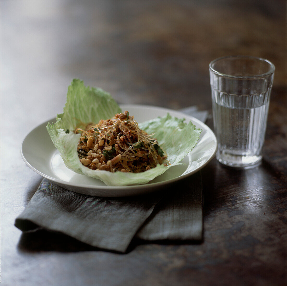 Laotischer Chili-Schweinefleisch-Nudelsalat