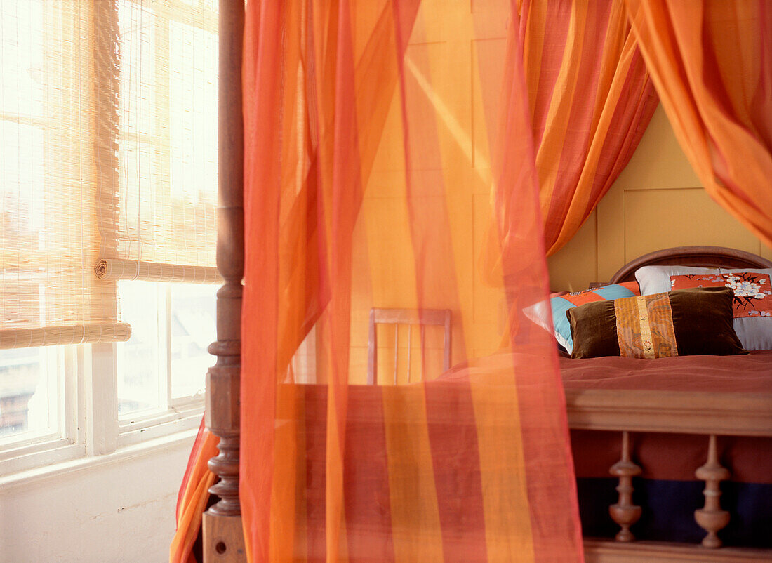 Orangefarbenes Schlafzimmer Detail