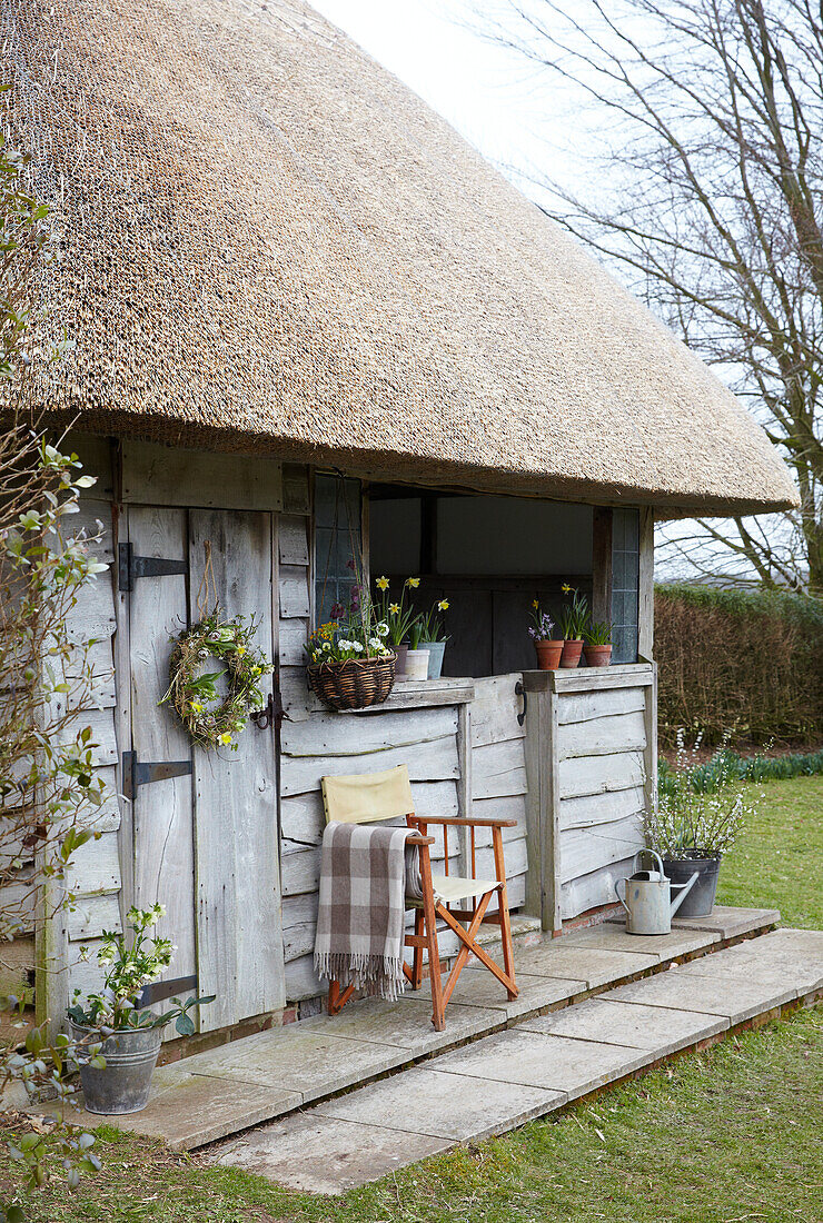Artisan Easter in a thatched hut