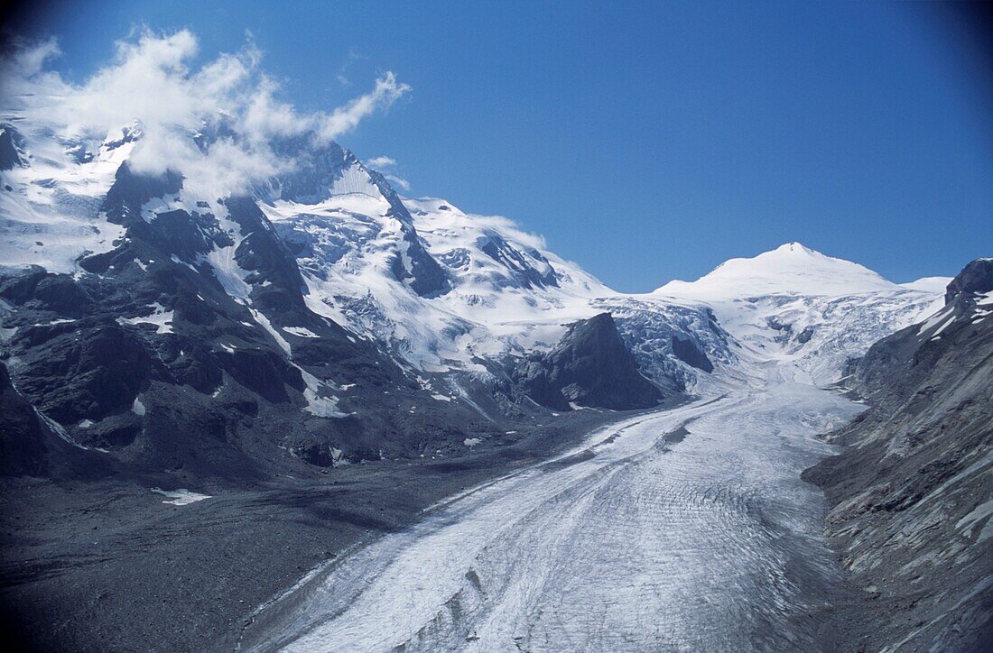 Gletscher am Großglockener Berg in Österreich