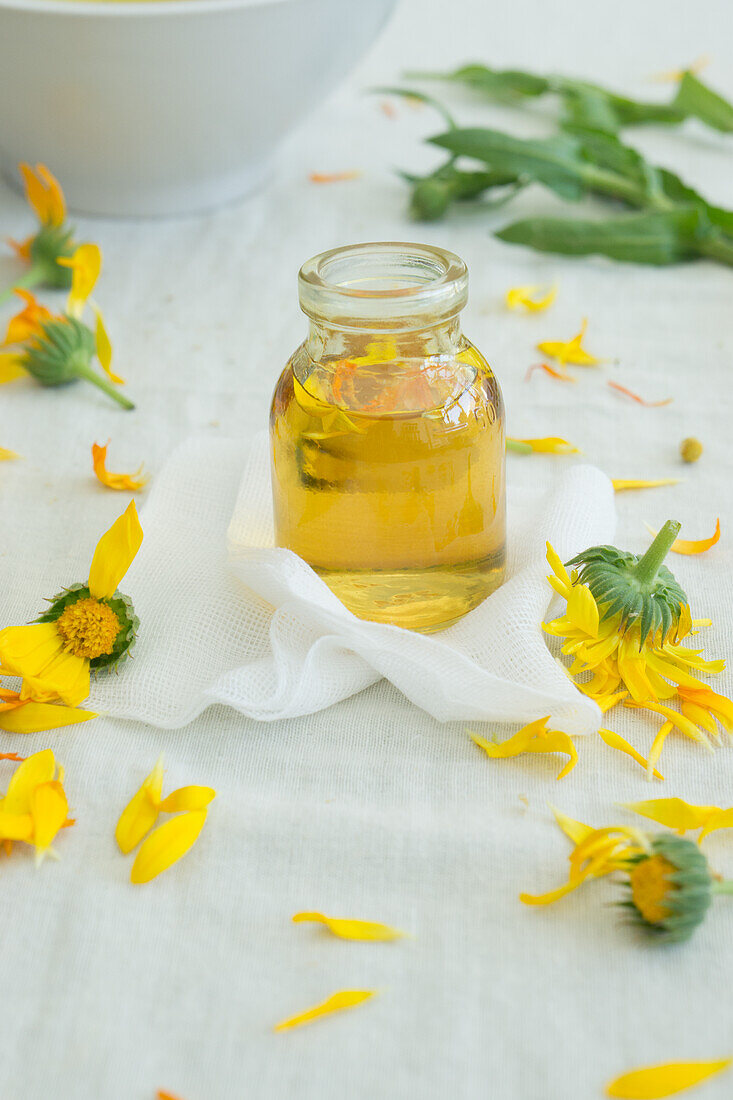 Marigold tincture and mouthwash
