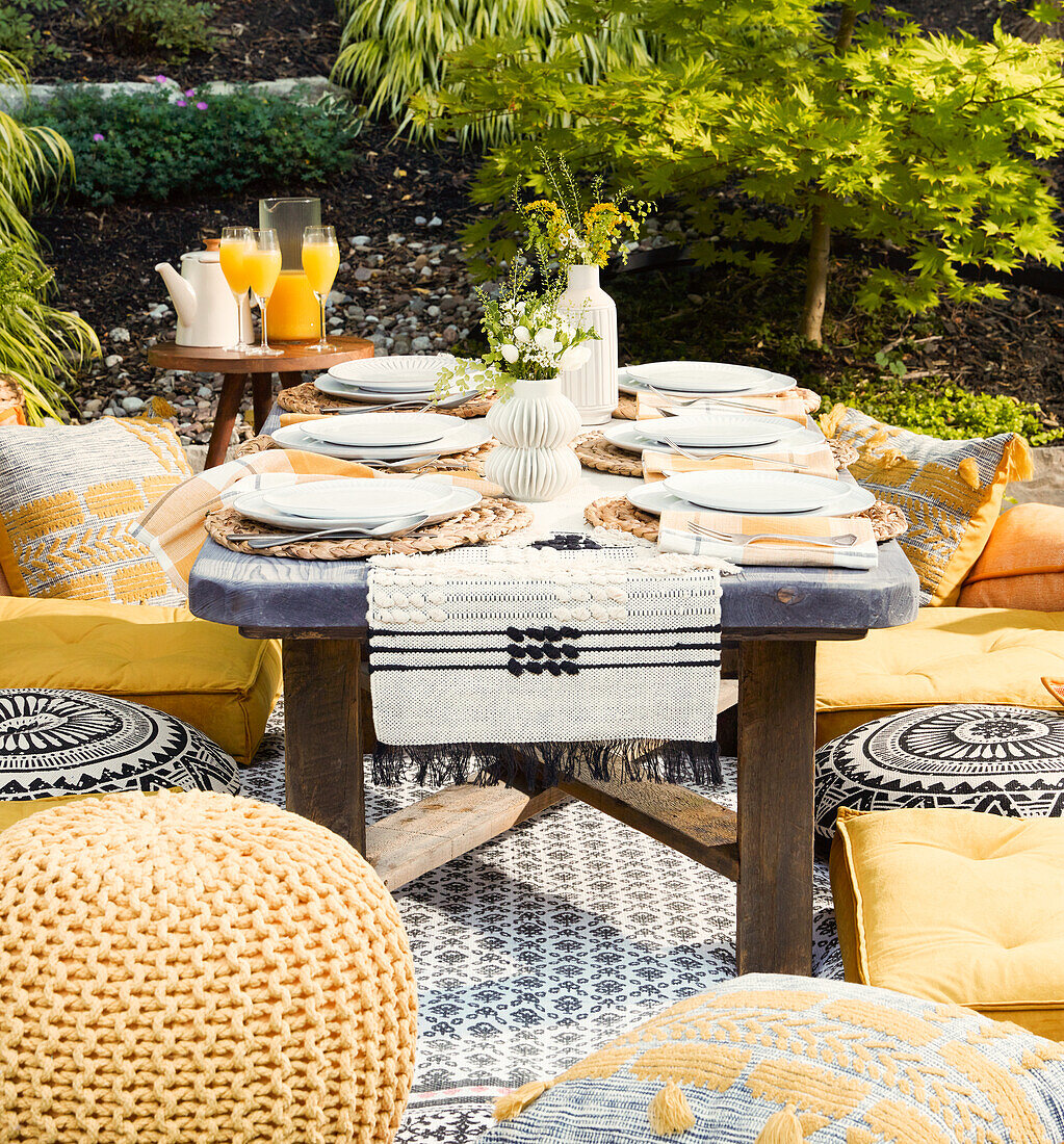 Outdoor table decoration