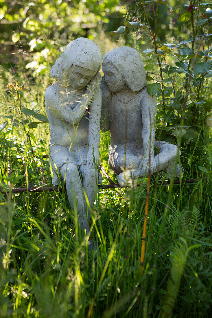 Betonskulptur im Garten