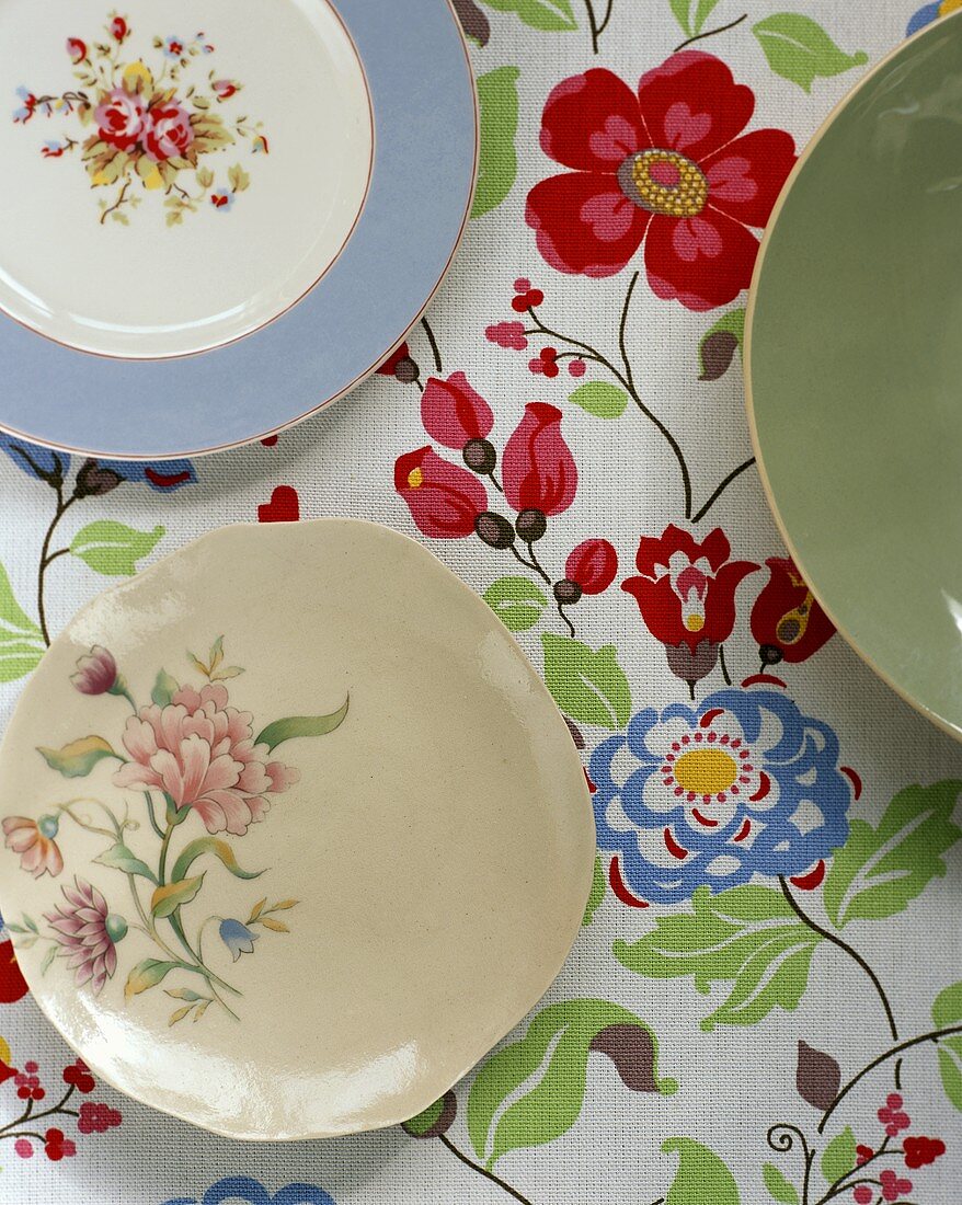 Several plates decorated with flowers