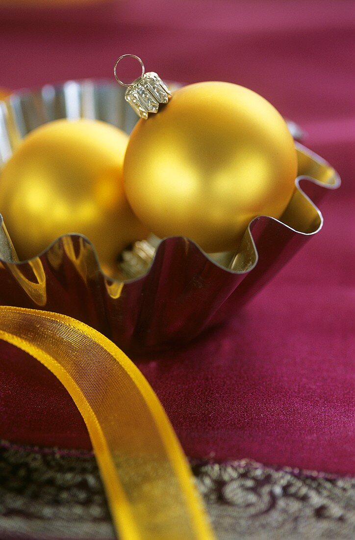 Gold Christmas baubles