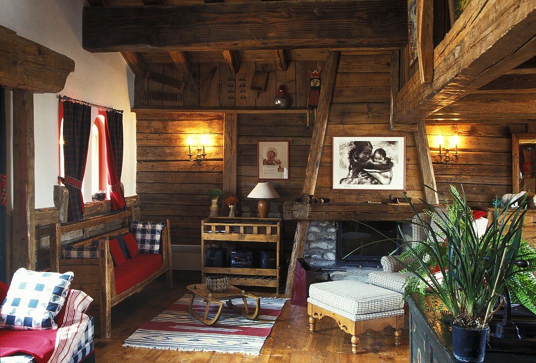 Wohnzimmer in Berghütte (Frankreich)