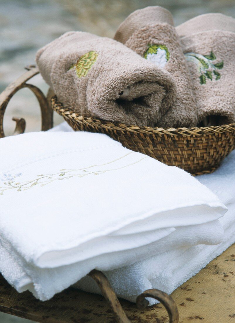 Ein Korb mit Handtücher