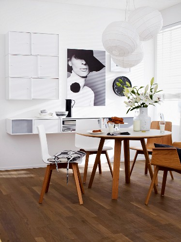 Interior With Dining Table Invisible Buy Image 10295125 Living4media