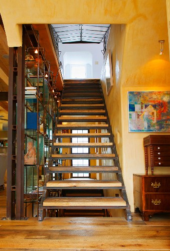 Offene Treppe Bilder – Interior Design-Fotos kaufen living4media