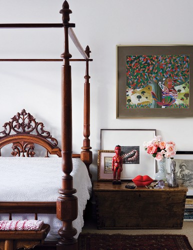 Dark Wood Colonial Style Canopy Bed Buy Image 11183269 Living4media
