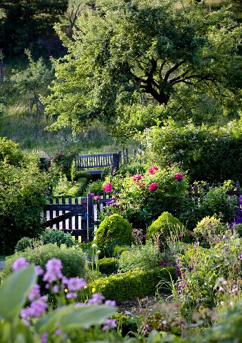 Gartenanlage Bilder – Interior Design-Fotos kaufen living4media