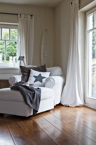 Polsterstuhl Bilder – Interior Design-Fotos kaufen living4media