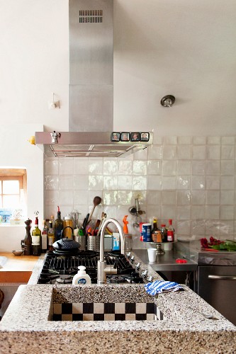 Schachbrettfliesen Bilder – Interior Design-Fotos kaufen living4media