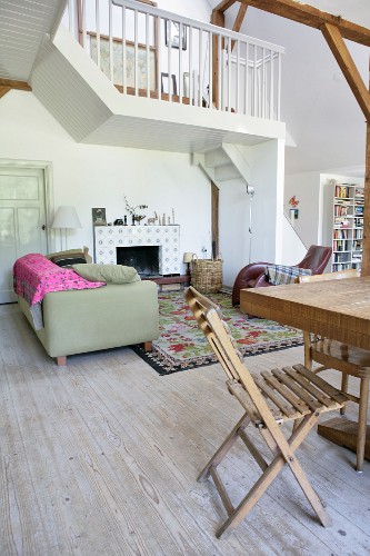 Klappstuhl Bilder – Interior Design-Fotos kaufen living4media