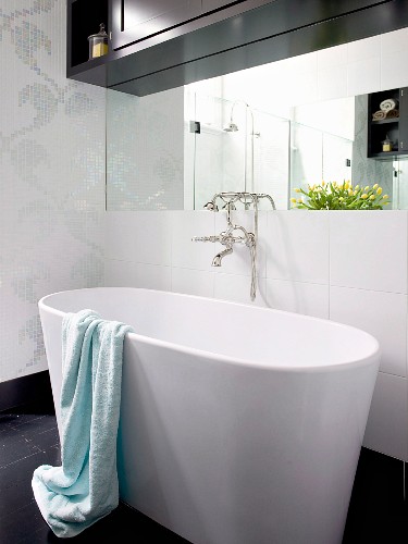 Free Standing Designer Bathtub With Buy Image 11152889 Living4media