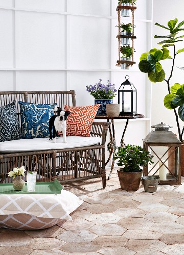 Bodenkissen Bilder – Interior Design-Fotos kaufen living4media