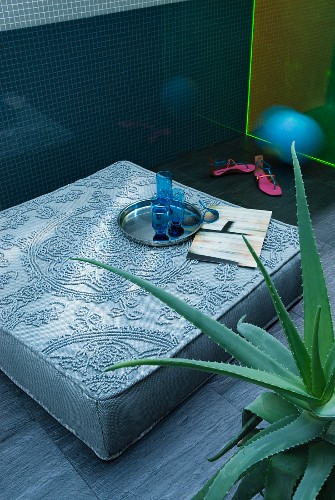 Bodenkissen Bilder – Interior Design-Fotos kaufen living4media
