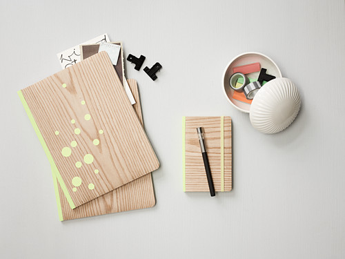 Wooden-look, homemade notebooks