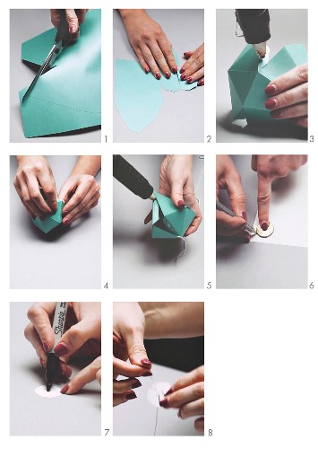 Create advent calendars from geometrically folded paper forms