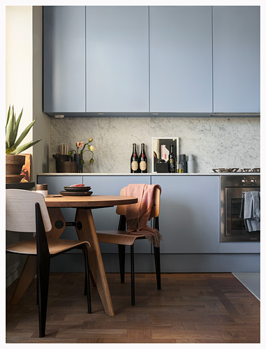 Tisch Bilder – Interior Design-Fotos kaufen living4media