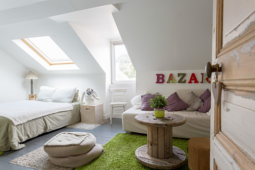 Tagesbett Bilder – Interior Design-Fotos kaufen living4media