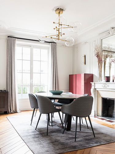 Moderne Möbel im Esszimmer mit offenem … - Bild kaufen ...