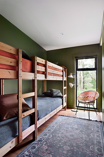 narrow bunk beds